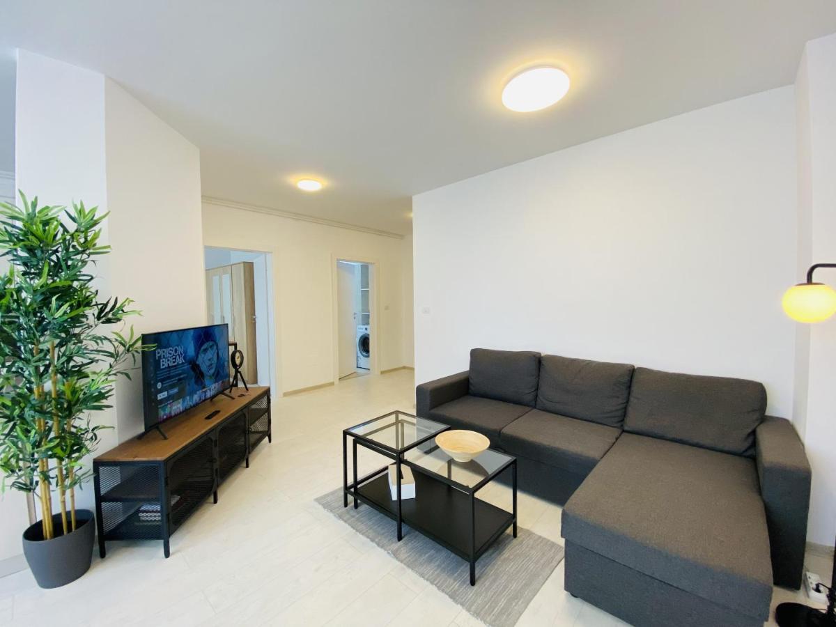 Charming Flat In Brasov With Balcony Panoramic View Apartment Ngoại thất bức ảnh