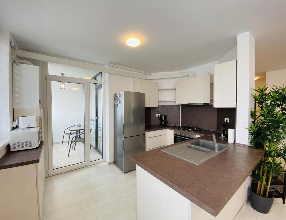 Charming Flat In Brasov With Balcony Panoramic View Apartment Ngoại thất bức ảnh